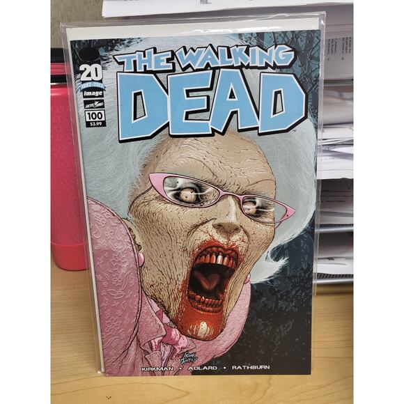 The Walking Dead #100 (2012) Frank Quietly Variant Cover NM Zombies Comicbook - Picture 1 of 7